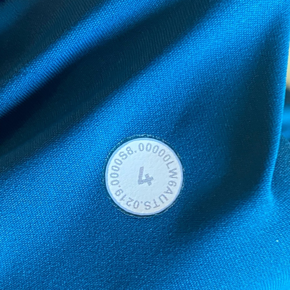 Lululemon Speed Limit Crop 23" in Bermuda Teal ~ Size 4 - Picture 12 of 12